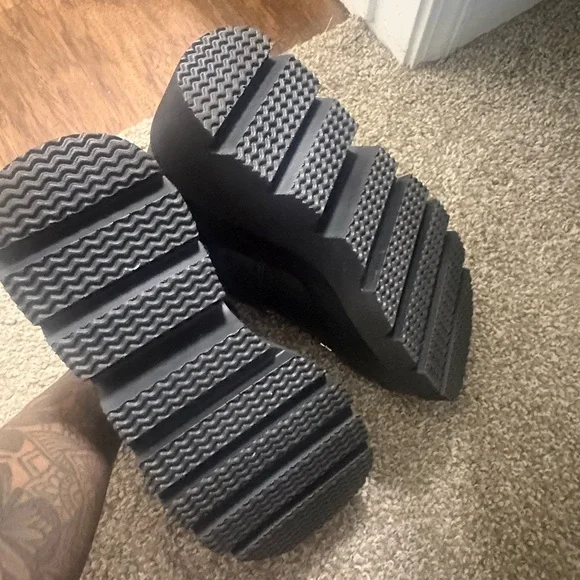 Demonia Black Platform Shoes with Star Accents - Picture 7 of 11